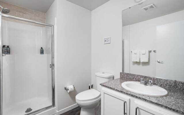 5BR Cozysuites The Block with Pool Table