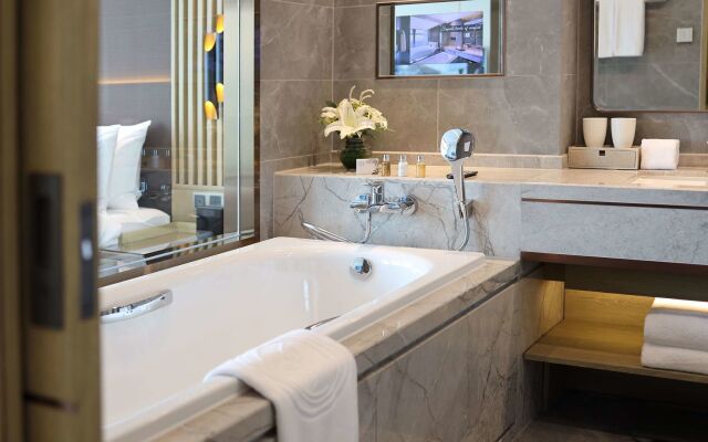Oasis Aurum 181 Hotel
