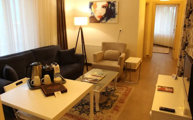 12 Rooms Boutique Hotel