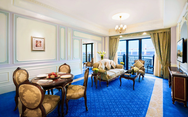 Legend Palace Hotel