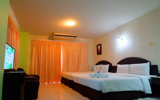 Dancenter Luxury Underwater World Pattaya