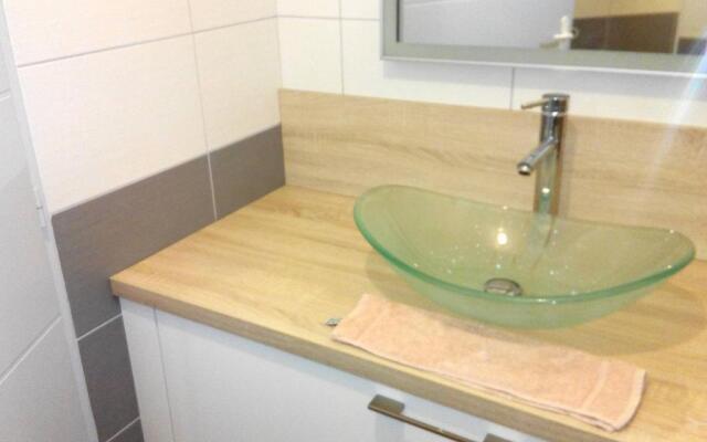 Chez Lionel & Mathéis , joignable au zéro6trente53cinquante60