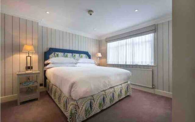 3 Bed Penthouse Apartment Next To Harrods