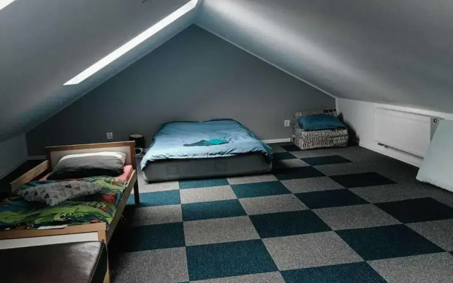 Rumia - Apartment - Sleeps 8 - Parking - Seaside