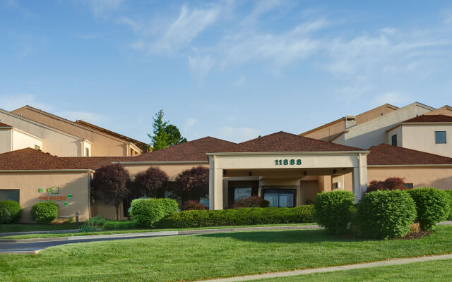 Courtyard by Marriott St Louis Westport Plaza