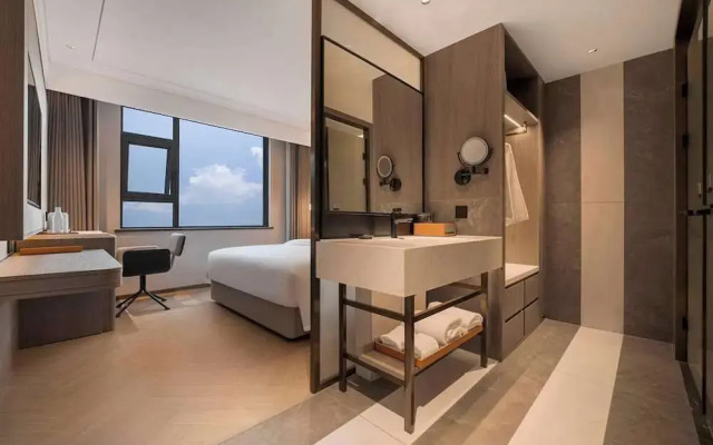 Howard Johnson by Wyndham Life Kunming Guandu Hotel