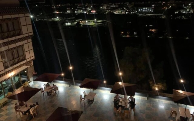 Hotel River Valley