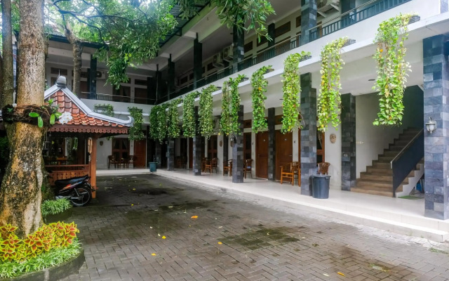OYO 594 Joglo Manggisan Syariah