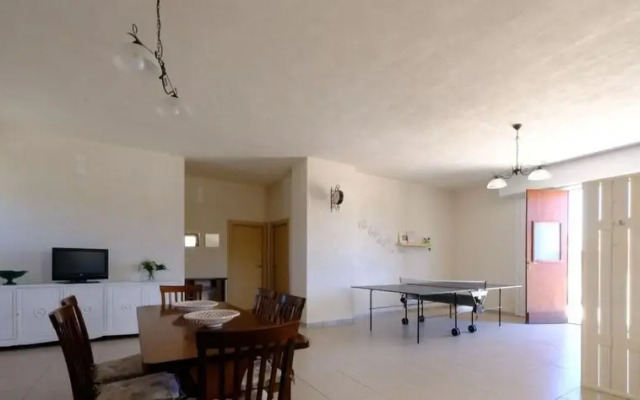 Tenuta con due Abitazioni Indipendenti e Piscina