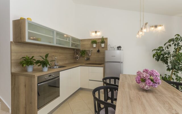 Villa Lola