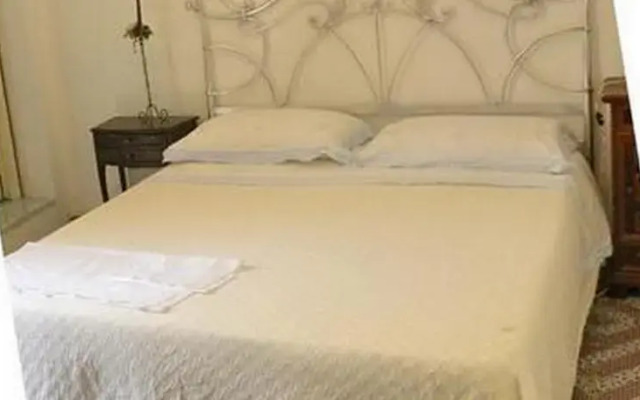 Erice 10 Sleeps House