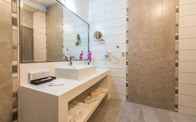 Sea View Village - Studios & Apartments