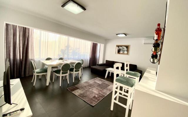 Cara Apartment - 5 min walk to the beach (Delfinariu - bd. Mamaia)