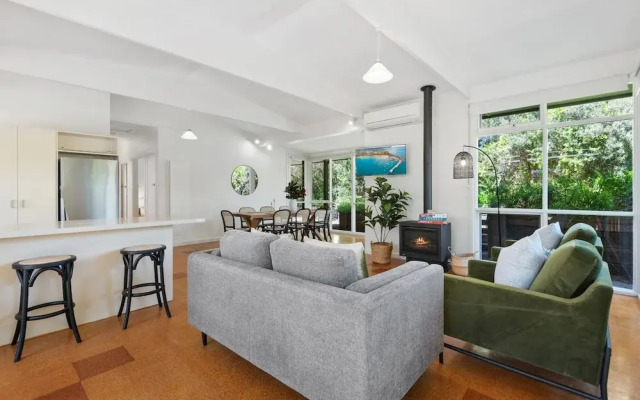 Spacious Coastal 4-bed Steps From the Sand