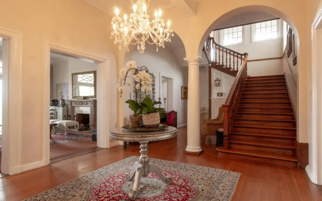 Rhonda's Manor Boutique Guest House