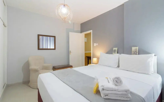 5min da Praia do Leblon - AP403