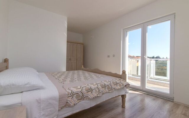 Apartments Villa Marija II on the beach