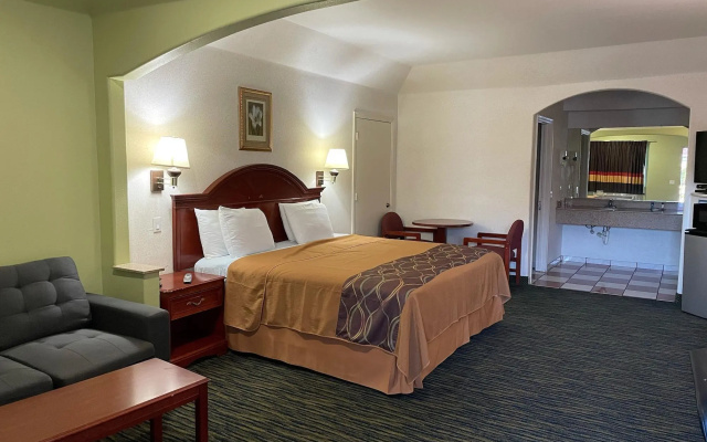 Executive Inn And Suites