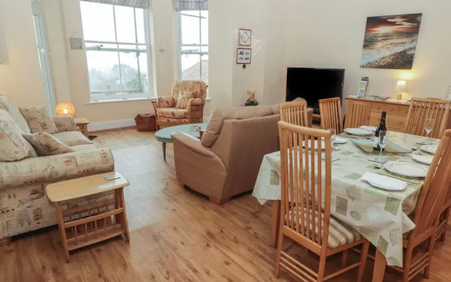 Apartment 7 Mansion House