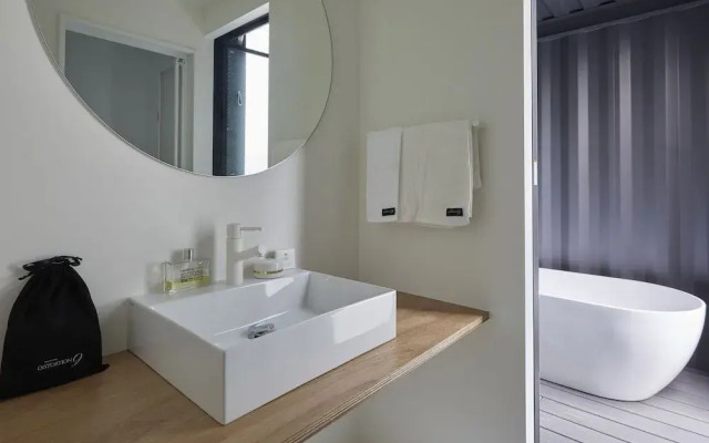 Gallery Hotel Distortion 9