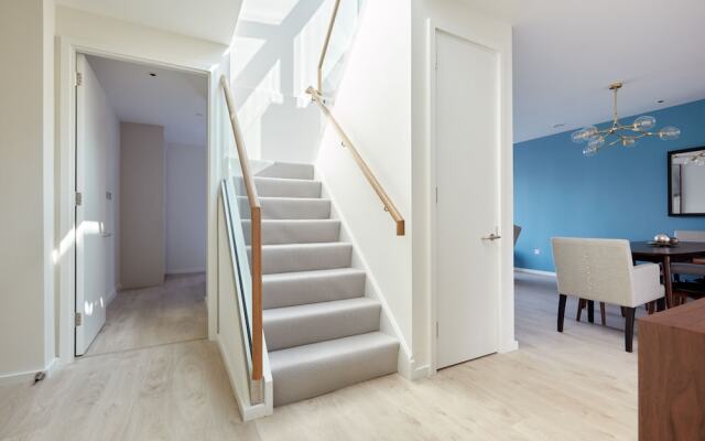 Sonder by Marriott Bonvoy Britain Quay Apartments Grand Canal Square