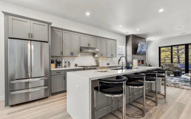 Cottonrose Flagstaff