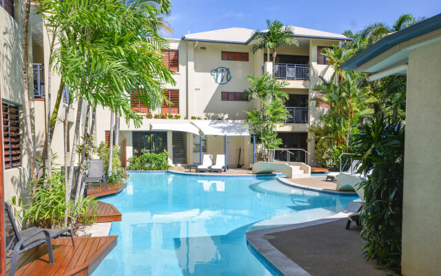 Meridian Port Douglas - Adults only