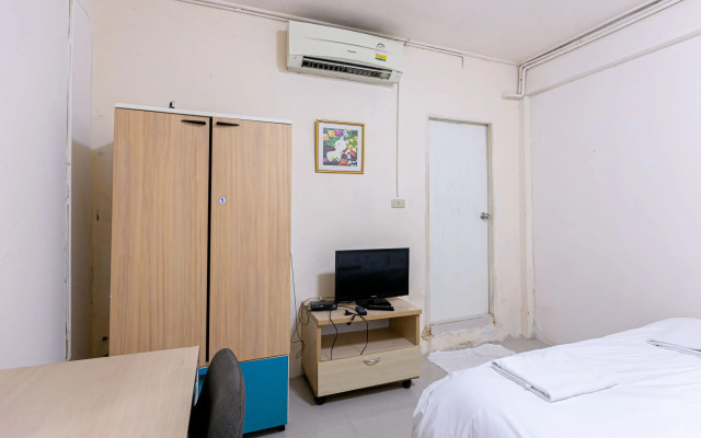 Freesia Saladaeng Silom Apartments