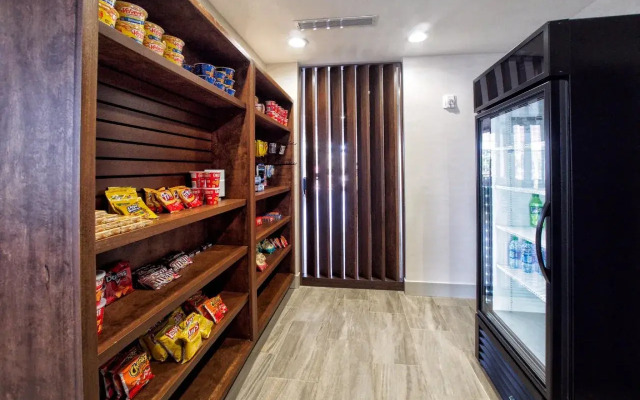 Holiday Inn Express & Suites Moore by IHG