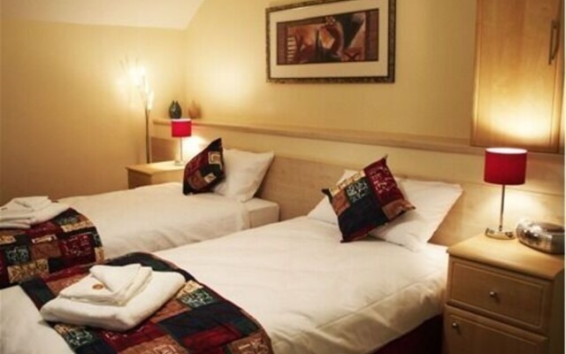 Hawk House - B&B