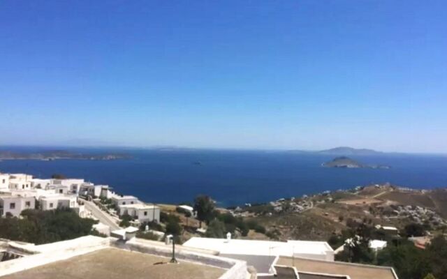 Stunning, 4 Bedroom House On Patmos With Beautiful Sea Views 1.5Km Fro