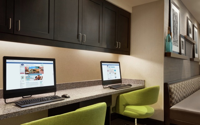 Hampton Inn & Suites Springdale