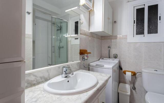 Apartment 60 mtres from the beach