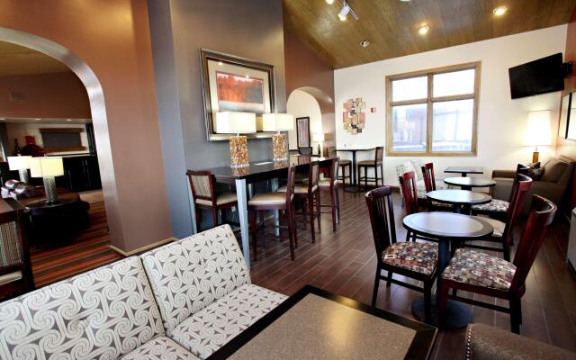 Best Western Plus Cottontree Inn