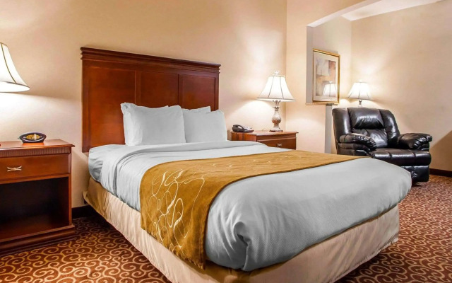 Comfort Suites East Brunswick - South River