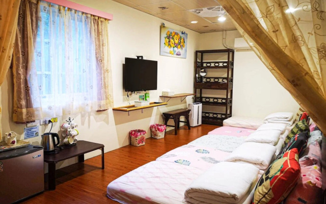 Qu Hi Home Stay