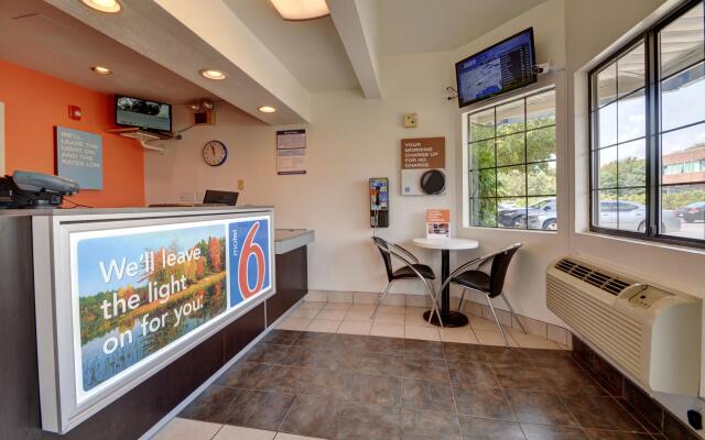 Motel 6 Wethersfield, CT - Hartford