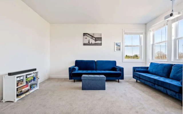 Games, Gym Equipment, Projector, Family Focused