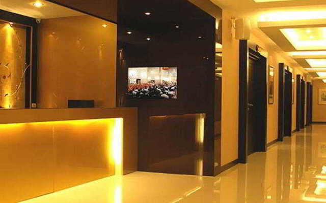 The Residence Airport & Spa