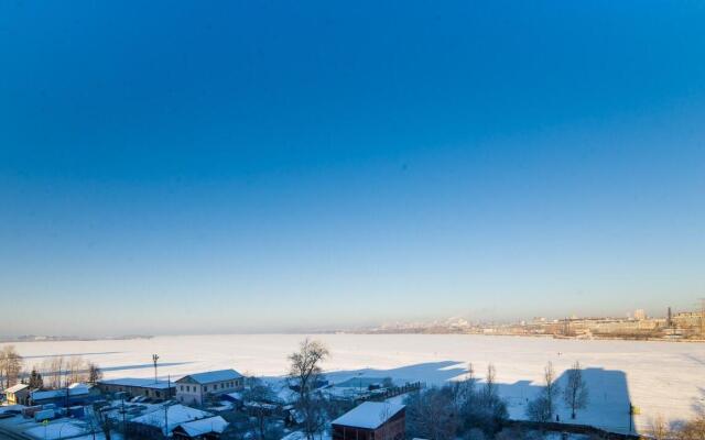 Европа Центр на улице Фролова 31