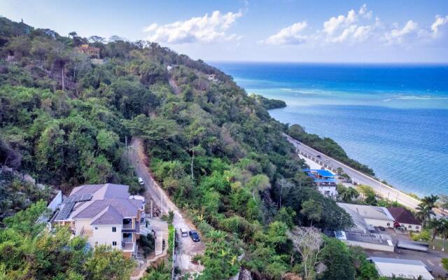 Luxury Getaway with Pool and Amazing Ocean view - Montego Bay