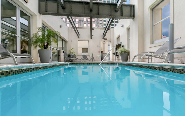 Sophisticated 1BR in C.B.D. by Sonder