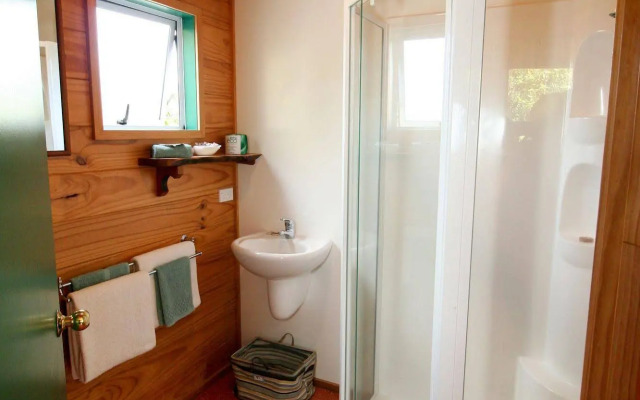 Tatahi Lodge Beach Resort