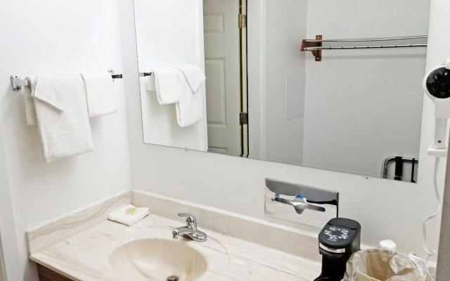 Keystone Boardwalk Inn and Suites