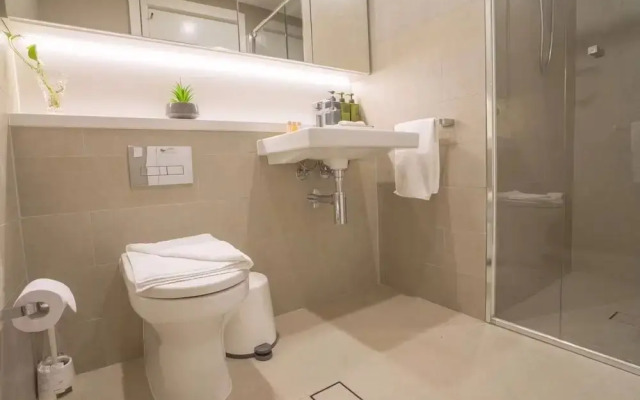 Luxury Skyrise 2bed2bath APT in Olympic Park