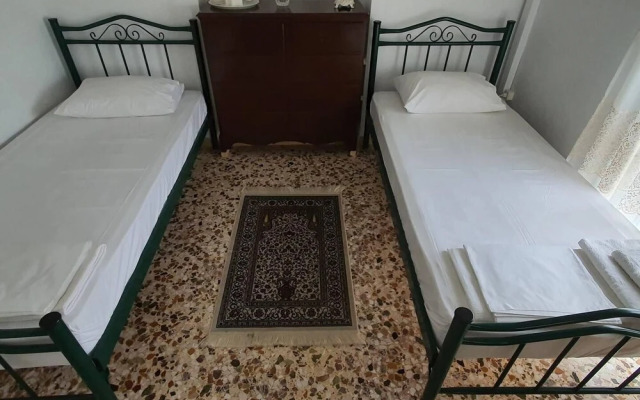 Charming 3-bed House in Tyros