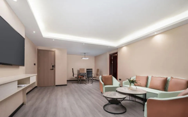 Hongtian W Hotel (Zhanggong District Wenming Avenue Bus Station)