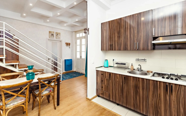 Apartment On Saadi Str Old Tbilisi