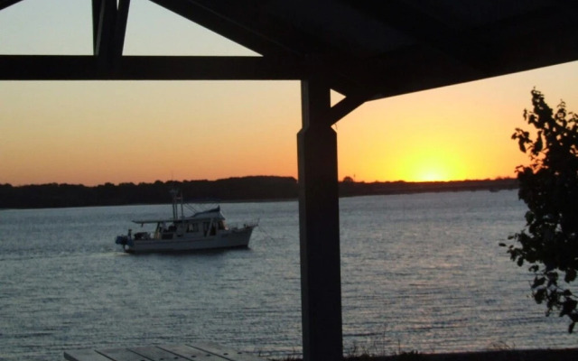 Ground floor, air condtioned apartment!