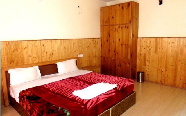 Hotel Abu Palace